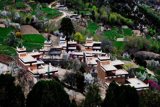 “中国最美乡村”丹巴甲居藏寨